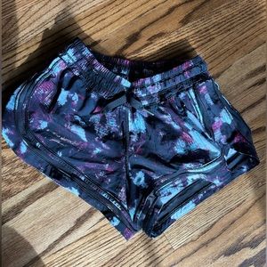 Lululemon shorts size 4